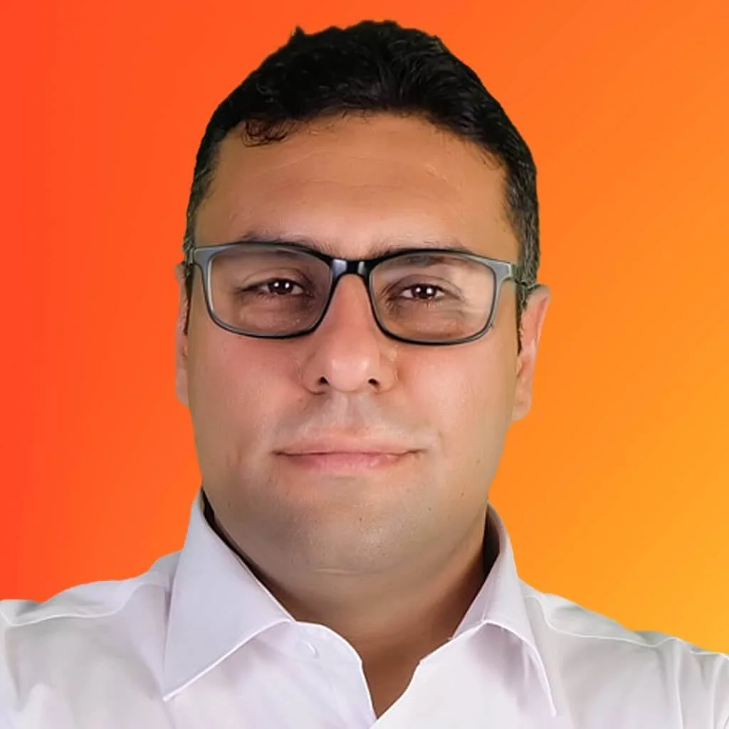 حسین عمادزاده مدرس دوره تای ماساژ
