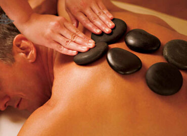 ماساژ سنگ داغ